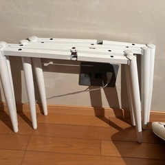 白いダイニングチェアの画像