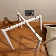 白いダイニングチェアの画像