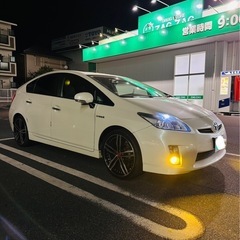  トヨタ プリウス S 2011.  DAA-zvw30. パールホワイト.の画像
