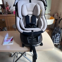 combi チャイルドシートの画像