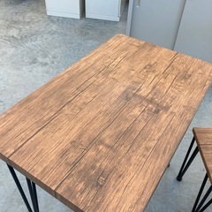 【kj169】美品 ダイニングテーブル チェア 3点セット 格安 アイアンスチール脚 カフェスタイル オシャレ コンパクト ヴィンテージライク　検)一人暮らし　ファミリー　冷蔵庫　洗濯機　オフィス　事務　テーブル　ラック　収納　家具　ソファ ダイニング 食器棚 キッチンの画像