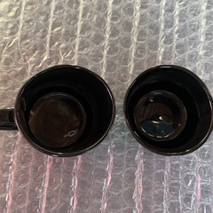 Mr & Ms ロゴ入り 黒マグカップ 2個セットの画像