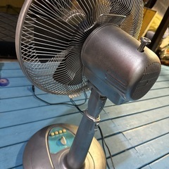 レトロ扇風機の画像