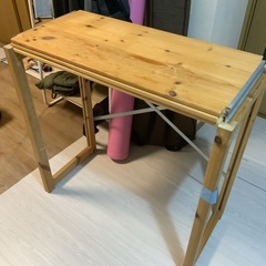 木製の棚① 作業台にも使えるかもしれません