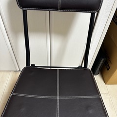 折りたたみ椅子の画像