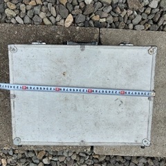 アルミ工具箱と工具色々セットの画像