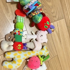 はらぺこあおむしのブルブルおもちゃの画像