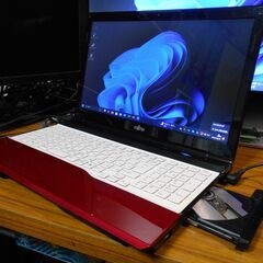 ノートパソコン 富士通 LIFEBOOK  Windows11 24H2 CPU i7-2630QM メモリ8GB SSD256GB Office2021 Blu-rayの画像