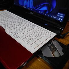ノートパソコン 富士通 LIFEBOOK  Windows11 24H2 CPU i7-2630QM メモリ8GB SSD256GB Office2021 Blu-rayの画像
