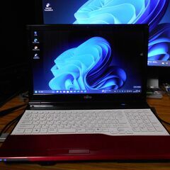 ノートパソコン 富士通 LIFEBOOK  Windows11 24H2 CPU i7-2630QM メモリ8GB SSD256GB Office2021 Blu-rayの画像