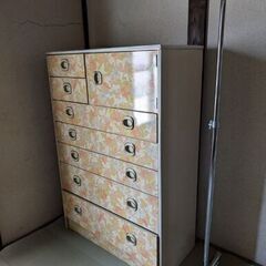 昭和の花柄タンス