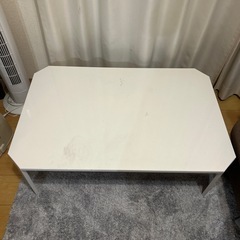 テーブル