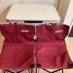 キャンプテーブルとチェア