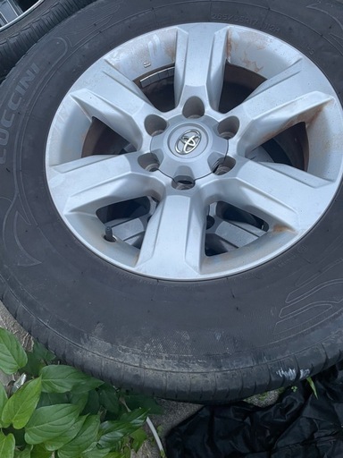 ランクルーザー　ハイラックス　タイヤ4個