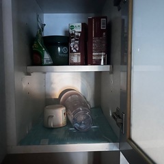 早い者勝ち食器棚の画像