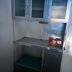 早い者勝ち食器棚
