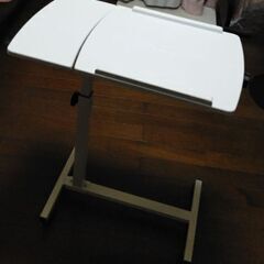 サイドテーブル