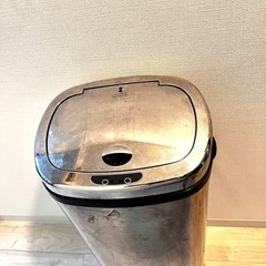 無料　
ゴミ箱　自動開閉の画像