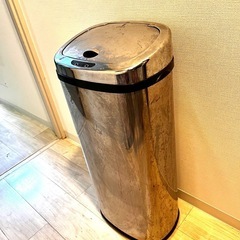 無料　
ゴミ箱　自動開閉の画像