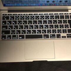 「MacBook Air 11インチ Early 2015　MJVM2J/A」超軽量薄型モバイルノートPC / Core i5搭載 / メモリー4GB / SSD-128GB / Webカメラ/ Bluetooth/ 無線LAN / MacOS(Sequoia－最新15.5版・Patcher利用）) ＋Office2019＋GarageBand（10.4.8版）  の画像