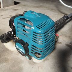 マキタ 2サイクルエンジン式草刈り機 動作良好 使用少