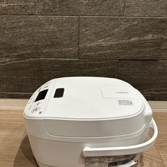 TOSHIBA(東芝) 炊飯器 5.5合 RC-10HR(W) ホワイトの画像