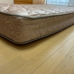 【受け渡し相手決定】マットレス　セミダブルの画像
