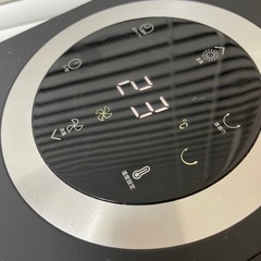 タワー型おしゃれ扇風機の画像