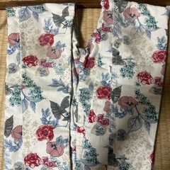H&M 花柄スリムフィットパンツの画像