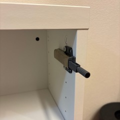 IKEA ガラス扉　キャビネットの画像