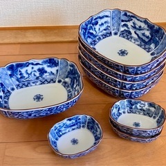 青白磁の長方形皿　大小あり