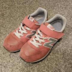 New Balance　22cm