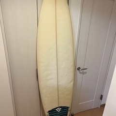 サーフボード　フィン　ウェットスーツ　リーシュコード