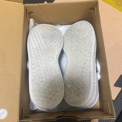 adidasキッズスニーカーの画像