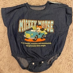 オムツ、洋服2着の画像