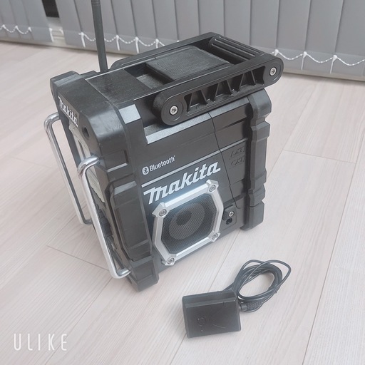 マキタ(Makita) Bluetooth搭載 充電式ラジオ MR108B バッテリ・充電器別売 [カラー:黒]