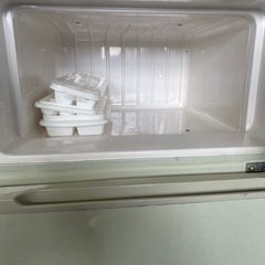 Elabitaxの冷蔵庫（壊れてます、冷えません）の画像