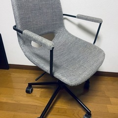 定価2万超　キャスター・昇降付きオフィスチェア