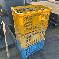 プラスチック　コンテナ　箱　　農家　畑　