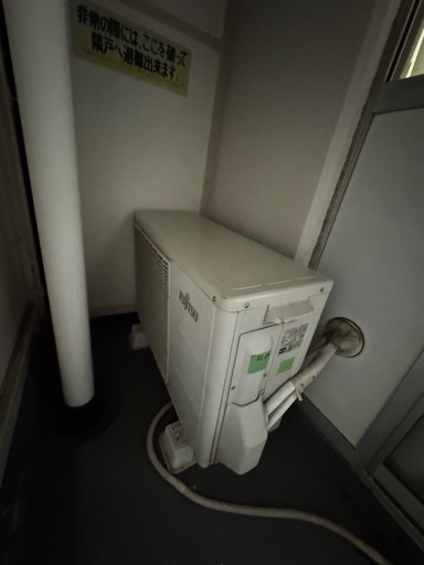 エアコン 室内機＋室外機セット｜10000円（引き取り・取り外しできる方限定）