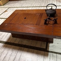 囲炉裏テーブルの画像