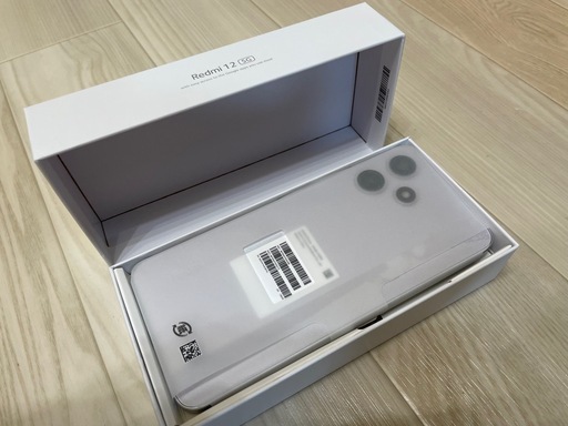 新品未使用 スマートフォン本体 スマホカバー付き　Xiaomi Redmi 12 5G 本体ポーラシルバー XIG03