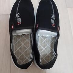 スニーカー黒色　新品未使用