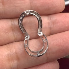 K18WG ホースシュー　馬蹄ペンダント　2.7g 0.22ct 0.06ctの画像