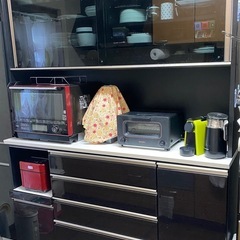 食器棚　黒　クール　スタイリッシュ