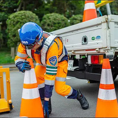 ≪日中の道路規制STAFF≫MAX日給2.05万円ガッツリ稼げる！準中型免許をお持ちの方歓迎 サンエス警備保障株式会社 池袋支社 池袋の画像