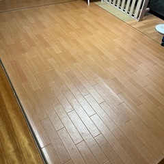 フローリングマットの画像