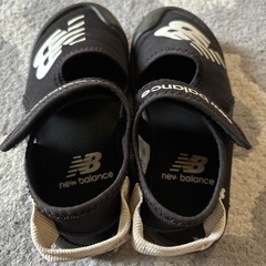 ニューバランス　
サンダルの画像