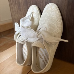 ニューバランス　花柄シューズの画像
