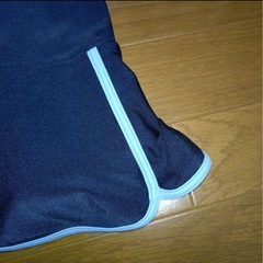 ネイビースカート付き水着　女の子120の画像